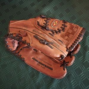 Easton NAT81 Natural Softball 13" Glove "pre owned"